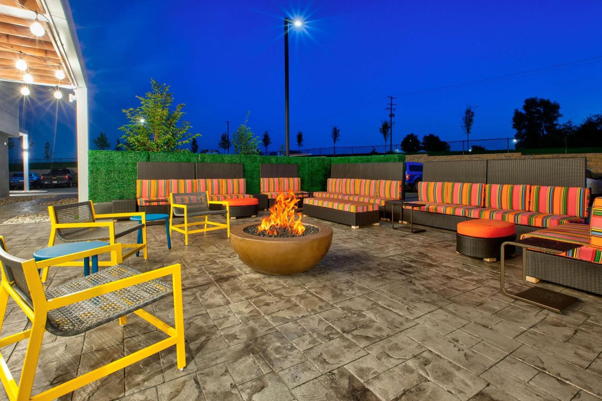 Home2 Suites By Hilton Grand Rapids South Byron Center Екстер'єр фото